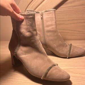 Jildor boots. Size 9.
